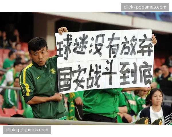 国安年轻球员邓捷夫经验不足 被韦林顿生突暴露防守短板